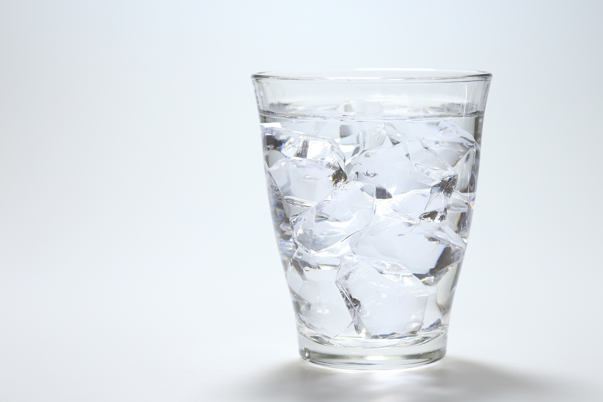 氷の状態の水分子